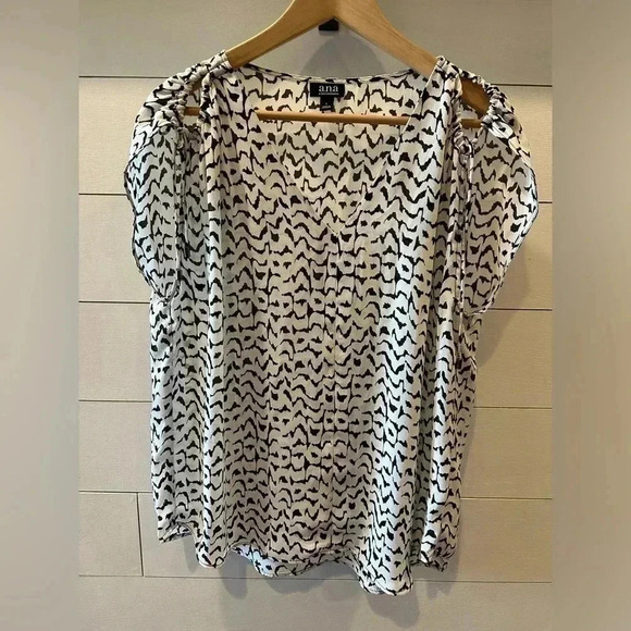 A.n.a Black and white blouse- size L - Picture 1 of 6